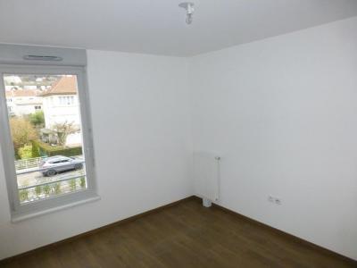 Louer Appartement 42 m2 Saint-max