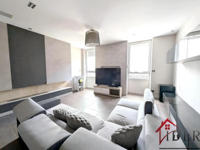 For sale Oyonnax 6 rooms 146 m2 Ain (01100) photo 0