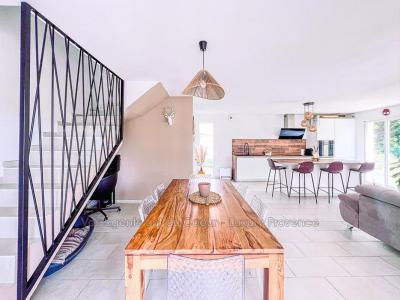 For sale Greasque 5 rooms 140 m2 Bouches du Rhone (13850) photo 3