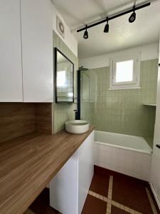 For sale Rennes 3 rooms 56 m2 Ille et vilaine (35000) photo 2