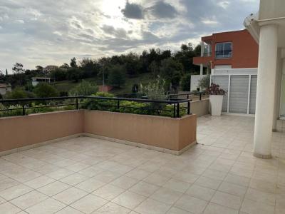 Louer Appartement 75 m2 Mandelieu-la-napoule