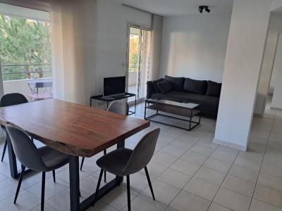 Louer Appartement 54 m2 Antibes