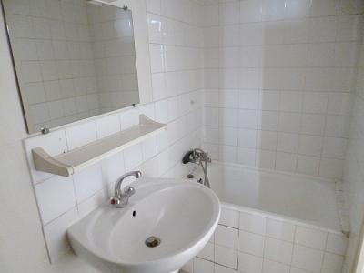 For rent Clermont-ferrand 1 room 30 m2 Puy de dome (63000) photo 4
