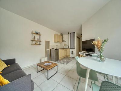 For sale Rochelle 2 rooms 32 m2 Charente maritime (17000) photo 2