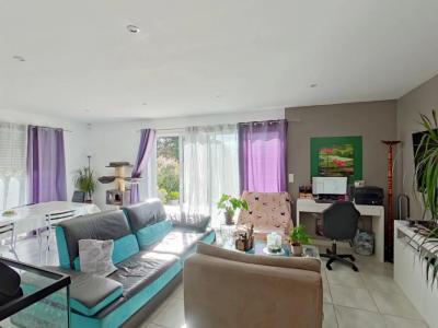 For sale Milhaud 4 rooms 95 m2 Gard (30540) photo 2