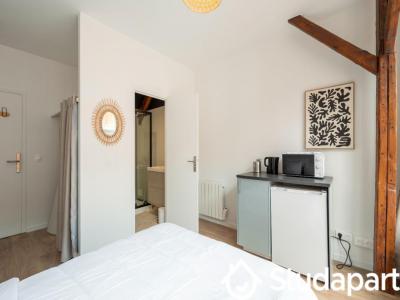 Louer Maison 16 m2 Paris-18eme-arrondissement