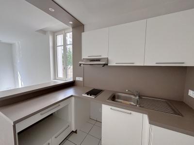 For rent Lyon-6eme-arrondissement 2 rooms 35 m2 Rhone (69006) photo 0