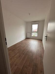 For rent Dammarie-les-lys 4 rooms 85 m2 Seine et marne (77190) photo 2