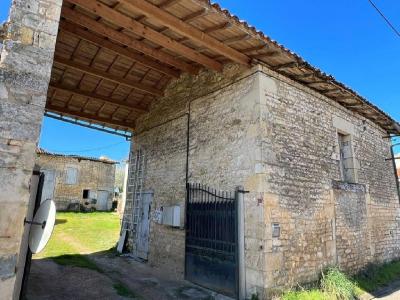 For sale 5 rooms 100 m2 Charente (16700) photo 2