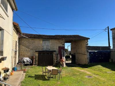 For sale 5 rooms 100 m2 Charente (16700) photo 3