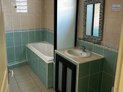 Louer Appartement 80 m2 Saint-andre