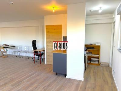 Annonce Location Bureau Crau 83