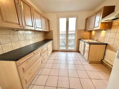 Louer Appartement 112 m2 Bron