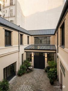 For sale Paris-10eme-arrondissement 250 m2 Paris (75010) photo 0