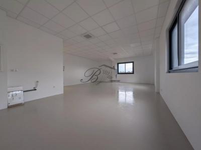 For rent Eguilles 1 room 54 m2 Bouches du Rhone (13510) photo 1