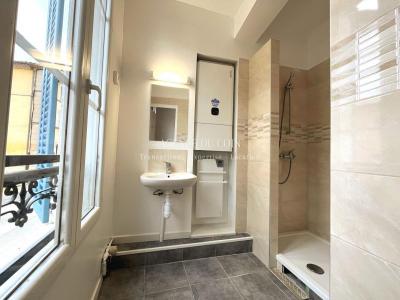 Louer Appartement Muy 370 euros