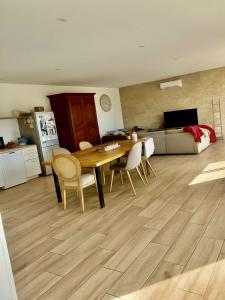 For sale A 15 MIN D'ARLES ET 15 MI 4 rooms 119 m2 Gard (30800) photo 1