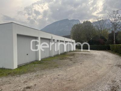 Louer Parking 15 m2 Saint-egreve