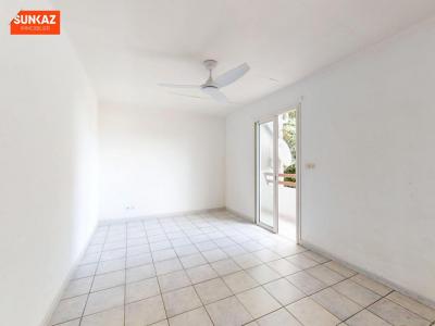 For sale Saint-pierre 4 rooms 79 m2 Reunion (97410) photo 3