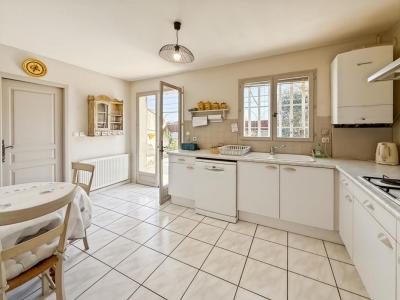 For sale Saint-remy-de-provence 5 rooms 136 m2 Bouches du Rhone (13210) photo 3