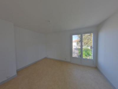 For sale Vierzon 2 rooms 53 m2 Cher (18100) photo 4