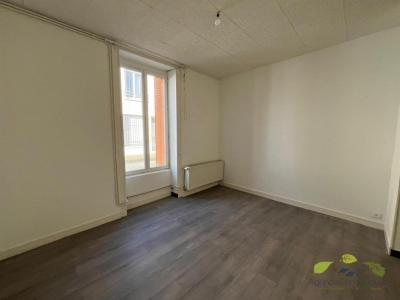 Louer Appartement Saint-leonard-de-noblat 310 euros