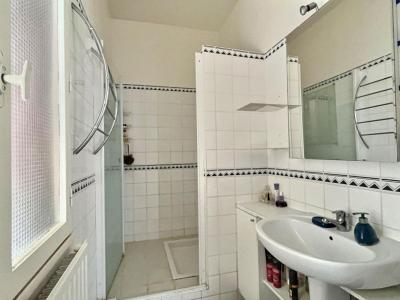 For sale Bordeaux 3 rooms 72 m2 Gironde (33000) photo 4