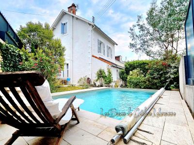 For sale Perigueux 6 rooms 131 m2 Dordogne (24000) photo 0