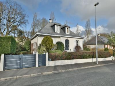 For sale CHOLET R�SIDENTIEL 7 rooms 163 m2 Maine et loire (49300) photo 0