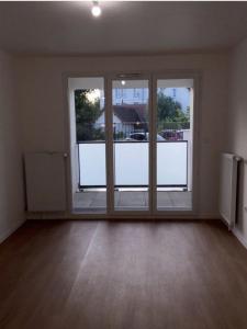 For rent Corbeil-essonnes 3 rooms 60 m2 Essonne (91100) photo 2