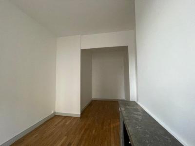 For rent Lyon-8eme-arrondissement 3 rooms 54 m2 Rhone (69008) photo 3