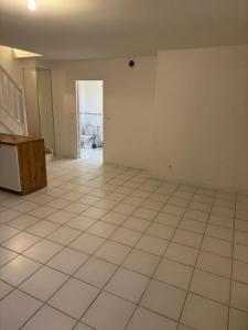 For rent Maule 3 rooms 76 m2 Yvelines (78580) photo 1