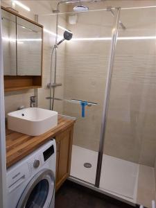 For rent Puteaux 1 room 29 m2 Hauts de Seine (92800) photo 3