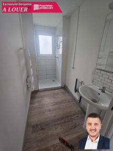 Louer Appartement 61 m2 Saint-michel