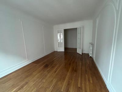 For rent Paris-18eme-arrondissement 3 rooms 85 m2 Paris (75018) photo 1