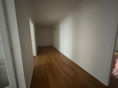For rent Paris-18eme-arrondissement 3 rooms 85 m2 Paris (75018) photo 3