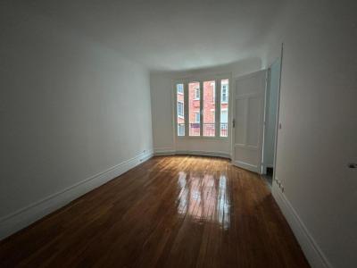For rent Paris-18eme-arrondissement 3 rooms 85 m2 Paris (75018) photo 4