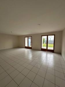 For rent Pont-sainte-marie 5 rooms 141 m2 Aube (10150) photo 2