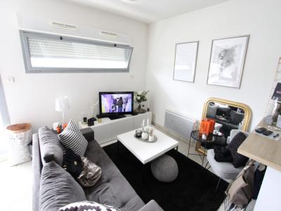 For rent Nantes 1 room 24 m2 Loire atlantique (44000) photo 0