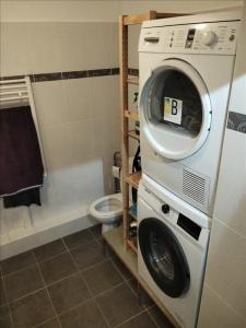 For rent Issy-les-moulineaux 1 room 28 m2 Hauts de Seine (92130) photo 4