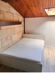 For rent Begles 1 room 14 m2 Gironde (33130) photo 1