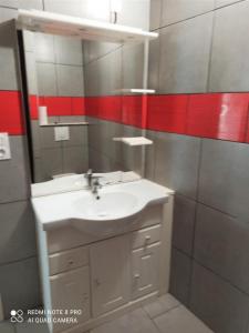 For rent Castillon-la-bataille 2 rooms 37 m2 Gironde (33350) photo 2