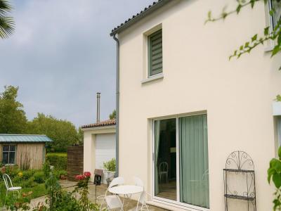 For sale Saintes 4 rooms 87 m2 Charente maritime (17100) photo 0