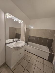 Louer Appartement Alenya 850 euros