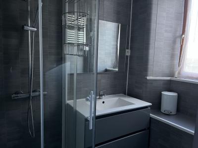 For sale 3 rooms 41 m2 Cantal (15100) photo 3