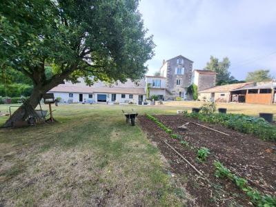For sale 7 rooms 182 m2 Deux sevres (79160) photo 2