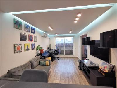 For rent Paris-19eme-arrondissement 2 rooms 43 m2 Paris (75019) photo 0