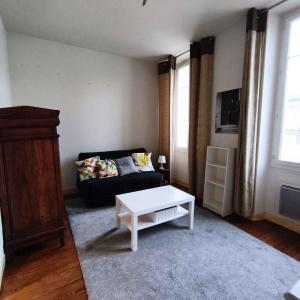 For rent Beaurecueil AIX-EN-PROVENCE 4 rooms 88 m2 Bouches du Rhone (13100) photo 3