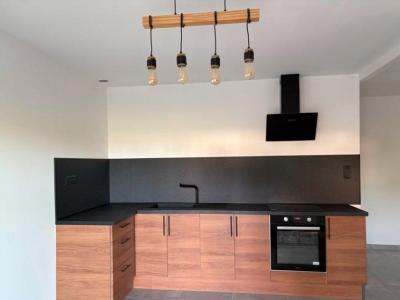 For rent Laruscade 4 rooms 80 m2 Gironde (33620) photo 0