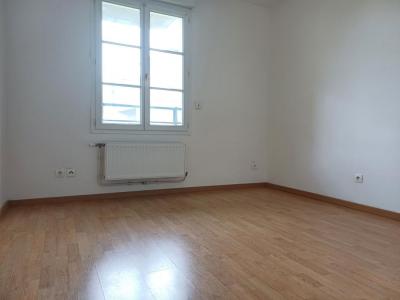 For sale Noyon 3 rooms 67 m2 Oise (60400) photo 2